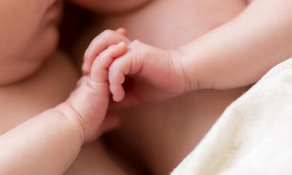 Ισπανία: Την έδωσαν σε λάθος οικογένεια όταν γεννήθηκε-Ζητάει αποζημίωση 3 εκατ. ευρώ